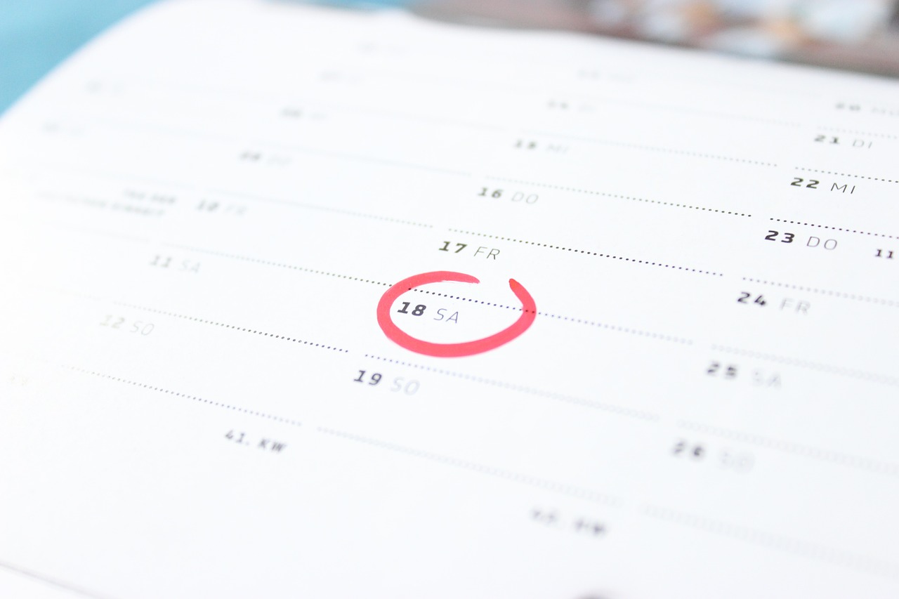 １年単位の変形労働時間制における法定休日及び法定外休日の振替について